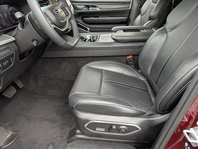 Used 2024 Jeep Wagoneer L Series II w/ Flexible Seating Group image 15