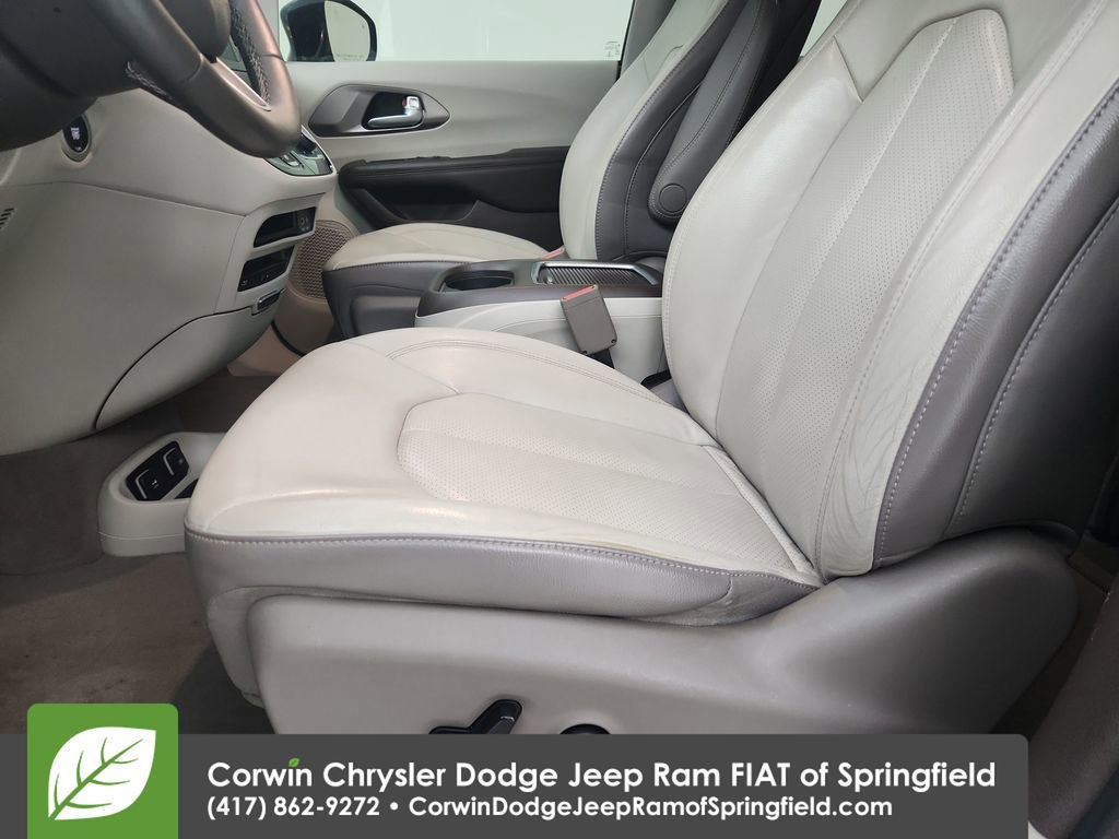 Used 2017 Chrysler Pacifica Touring-L Plus image 20