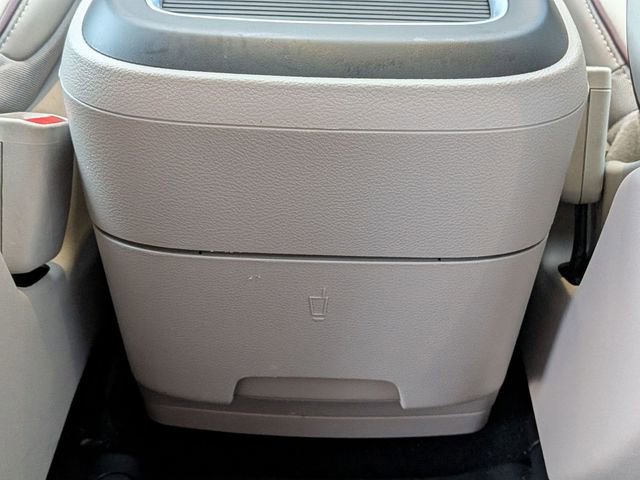 Used 2020 Chrysler Pacifica Limited image 35