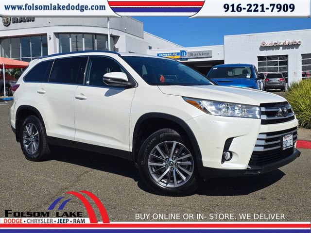 Used 2019 Toyota Highlander XLE AWD/4WD video 1
