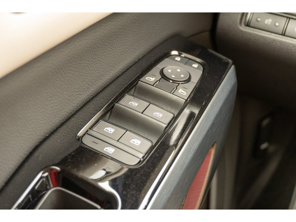 Used 2024 Nissan Pathfinder SL image 32