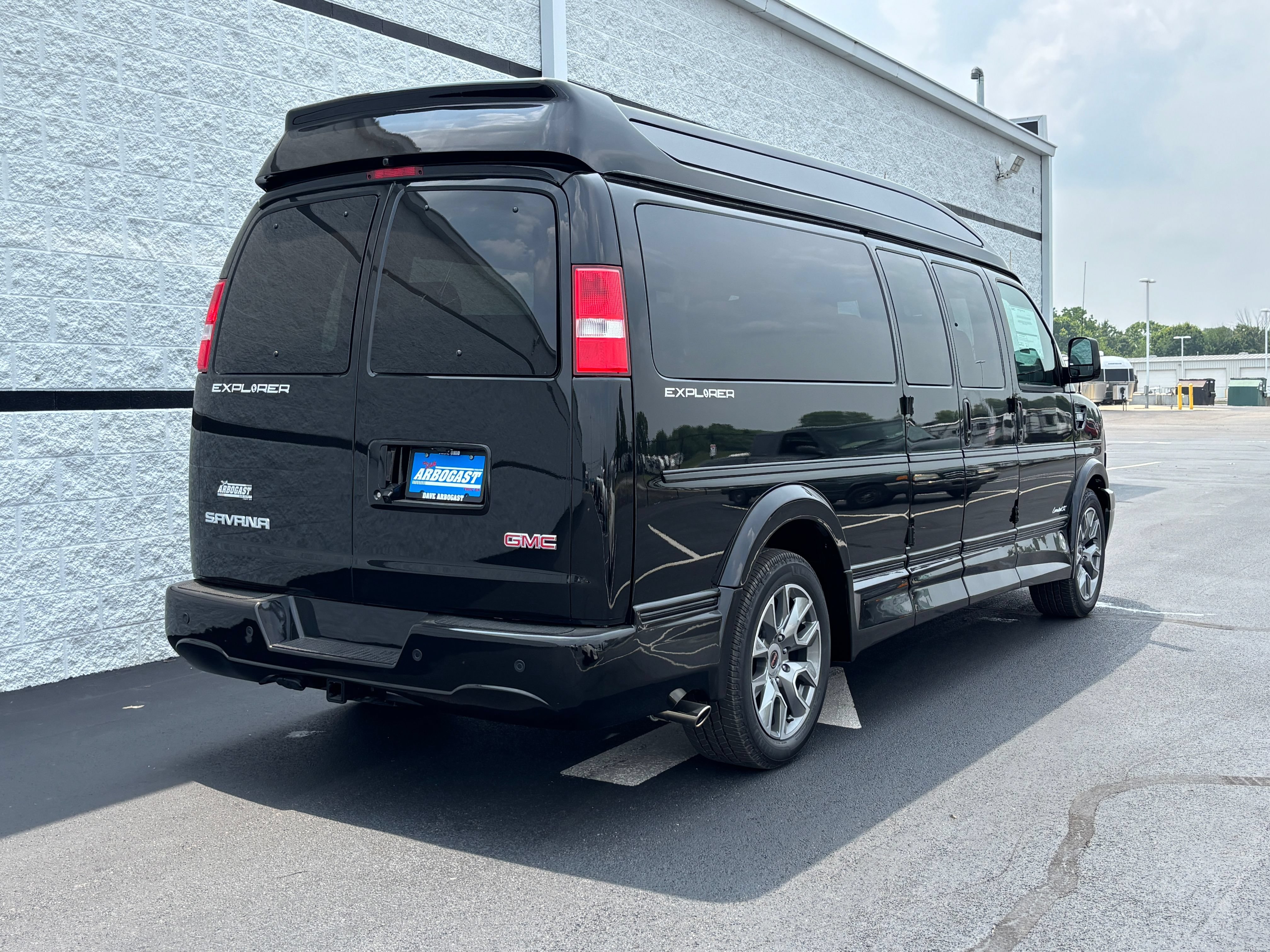 New 2026 GMC Savana 2500 Extended w/ Driver Convenience Package RWD image 8