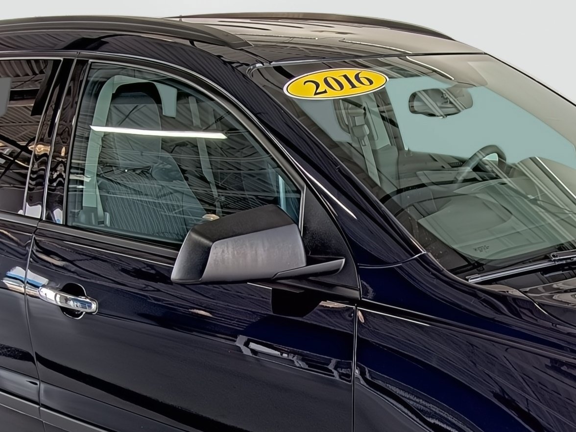 Used 2016 Chevrolet Traverse LS FWD image 17