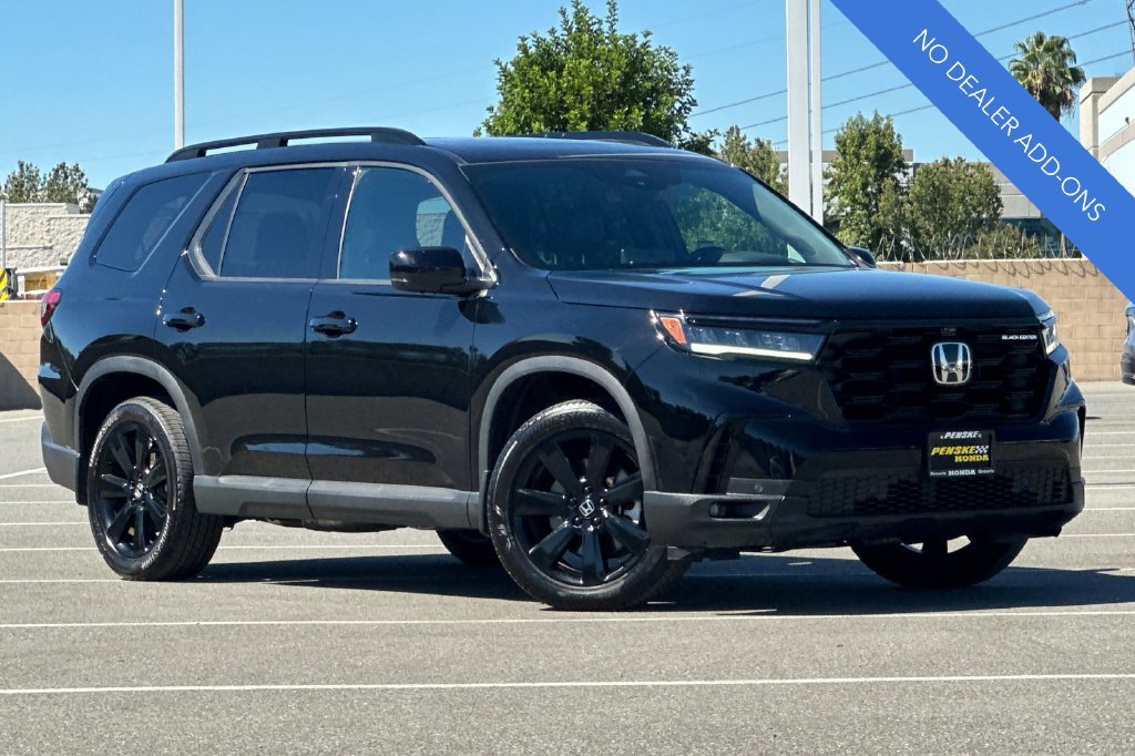Certified 2025 Honda Pilot Black Edition image 2