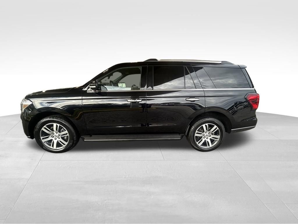 Used 2024 Ford Expedition Limited image 7