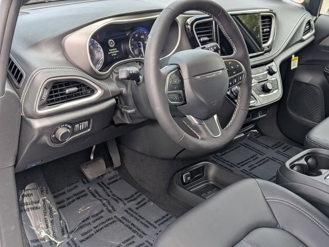New 2027 Chrysler Pacifica Select FWD image 11