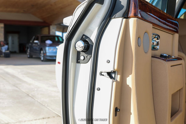 Used 2012 Rolls-Royce Phantom Sedan RWD image 26