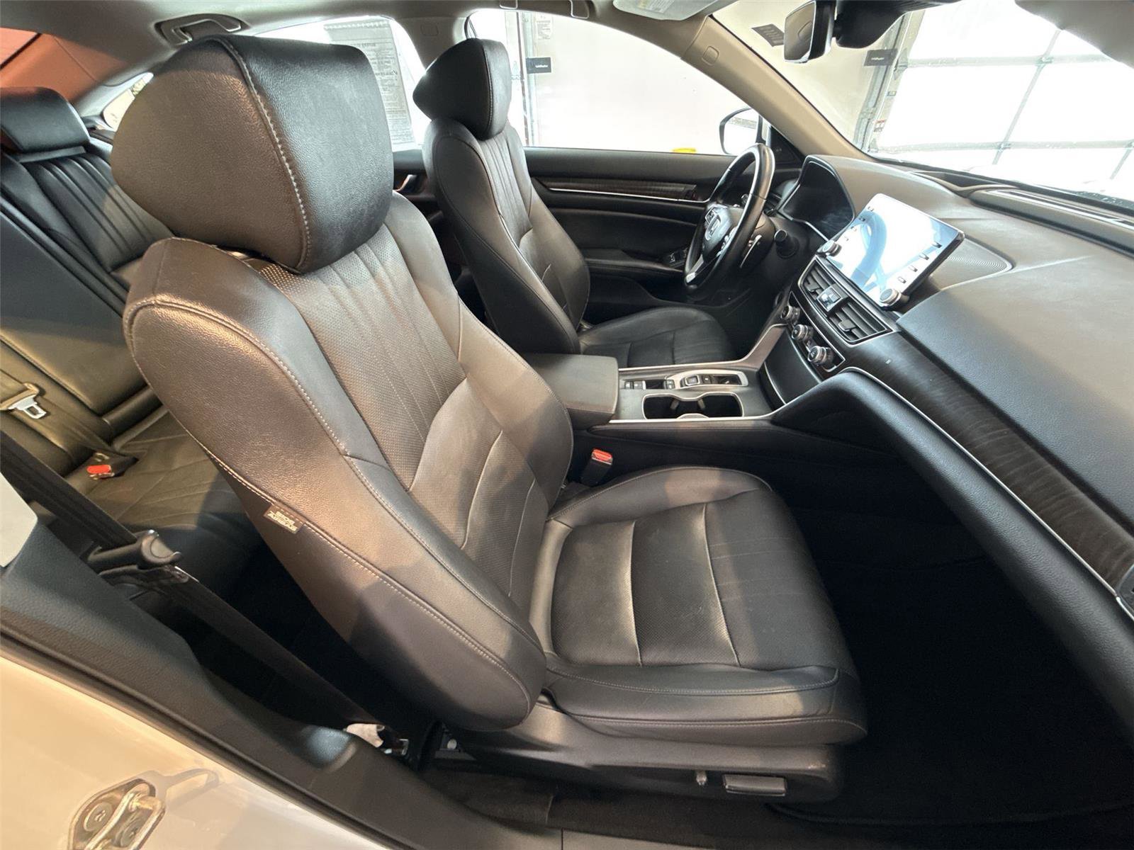 Used 2019 Honda Accord Touring image 25