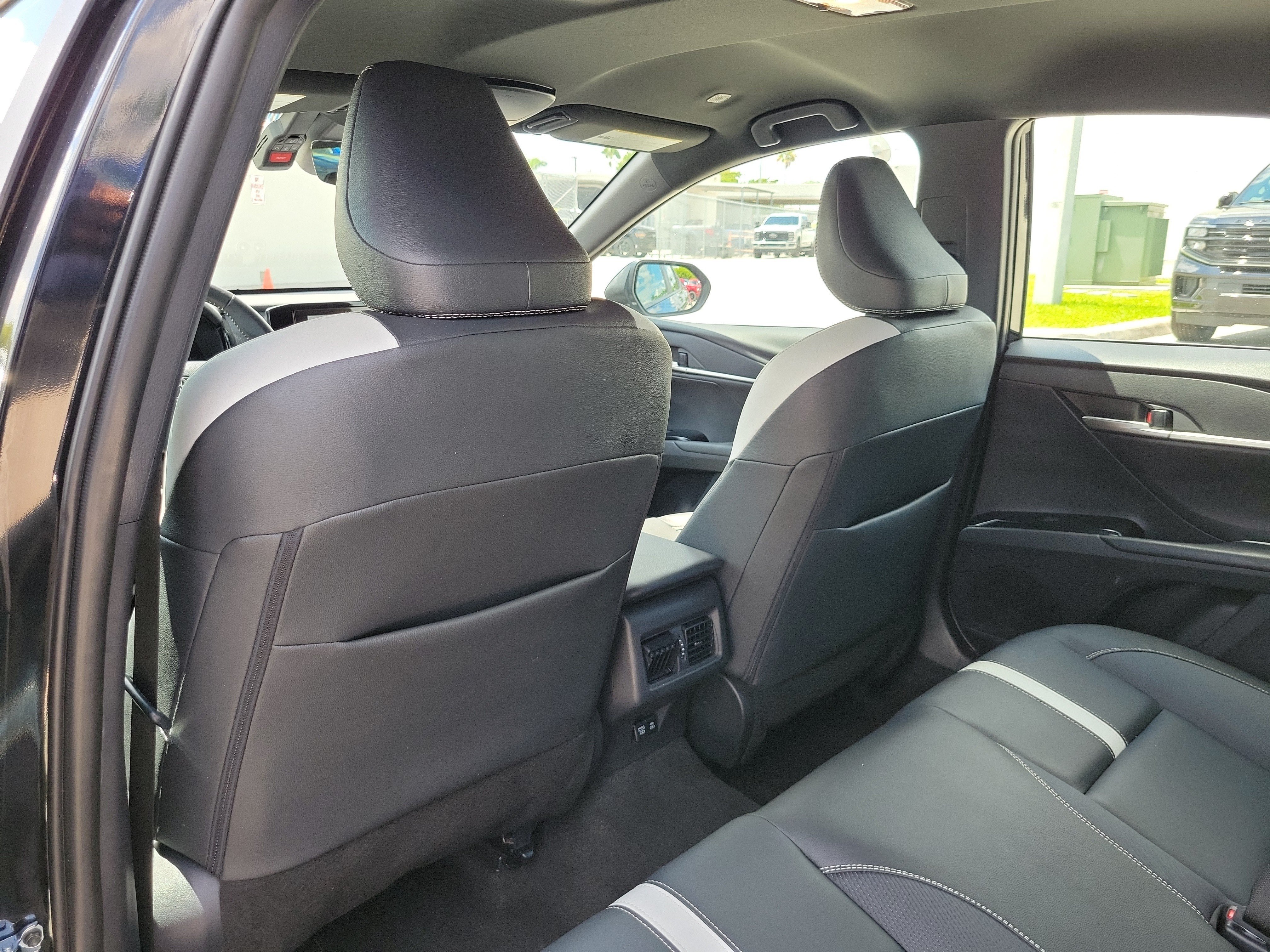 Used 2026 Toyota Camry SE FWD image 14