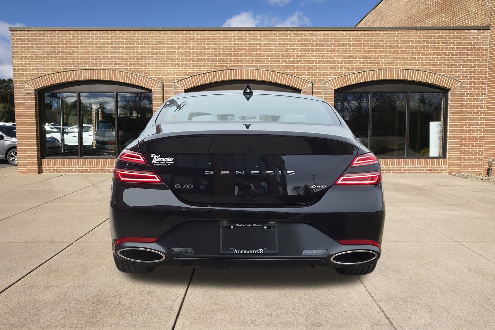 Used 2025 Genesis G70 2.5T image 4