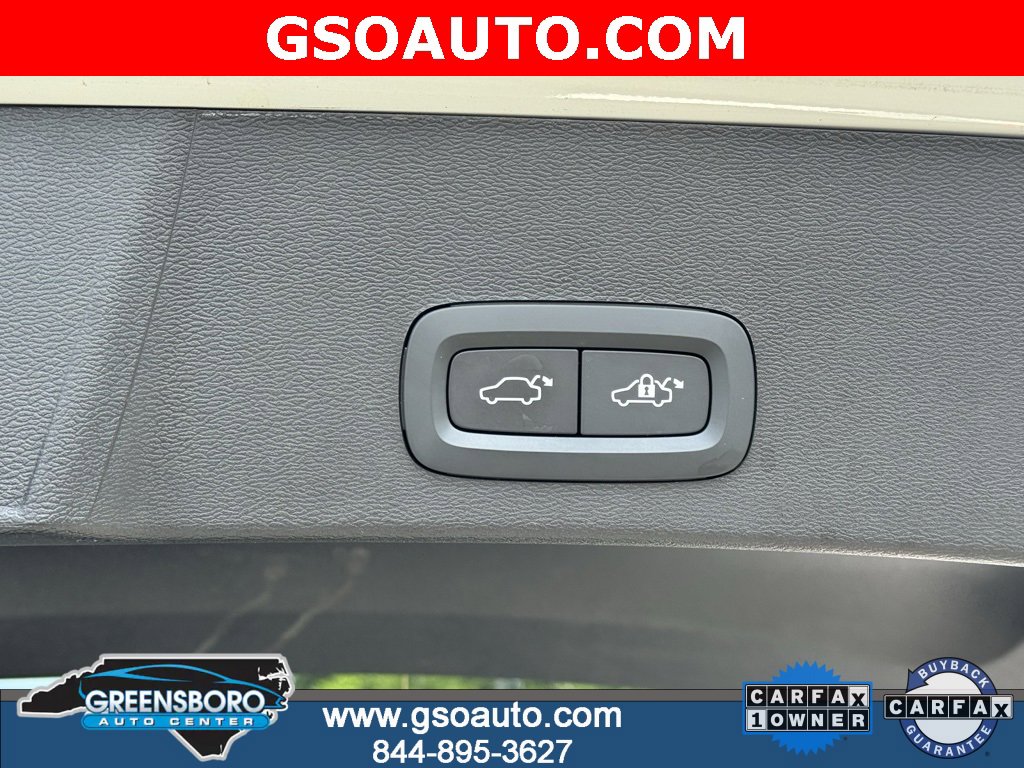 Used 2024 Volvo XC40 B5 Plus w/ Protection Package Premier image 40