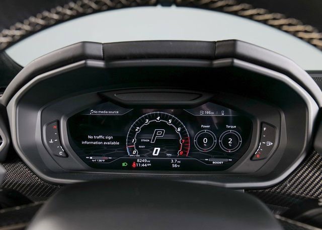 Used 2022 Lamborghini Urus image 21