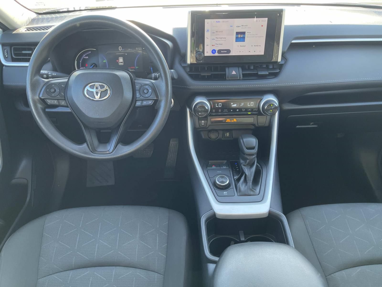 Used 2025 Toyota RAV4 XLE AWD/4WD image 8