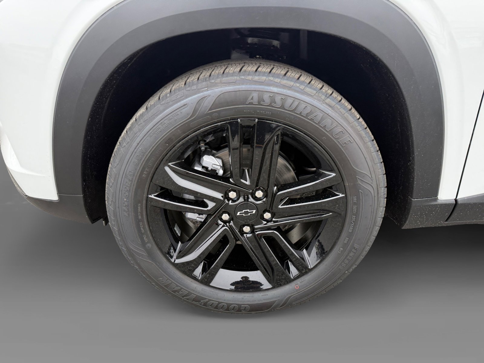 New 2026 Chevrolet Trax ACTIV w/ Sunroof Package FWD image 9