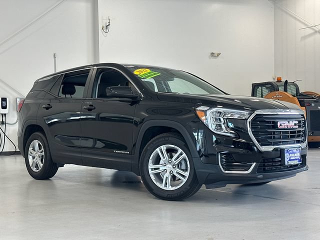 Used 2023 GMC Terrain SLE FWD image 1
