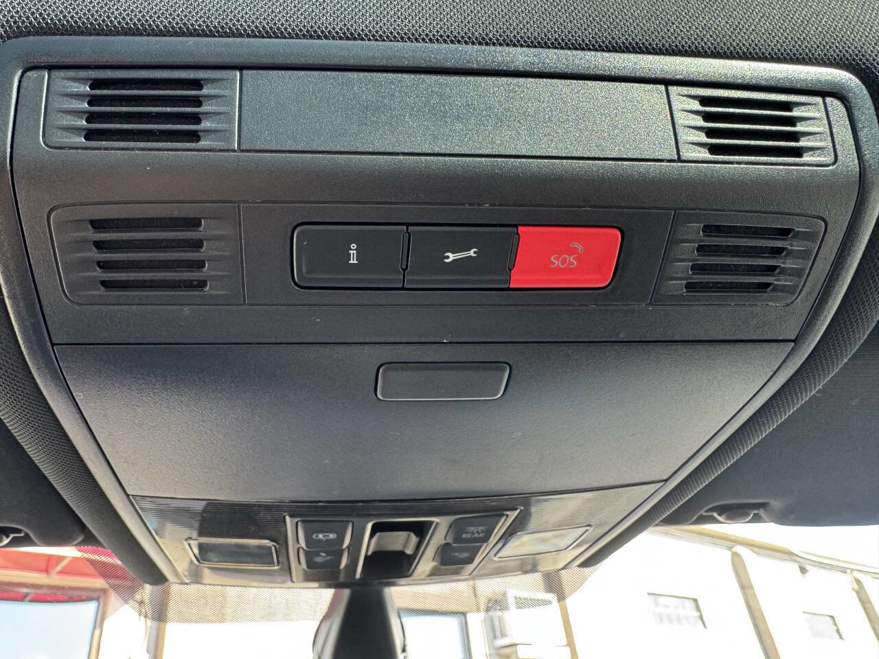 Used 2017 Volkswagen GTI SE image 17