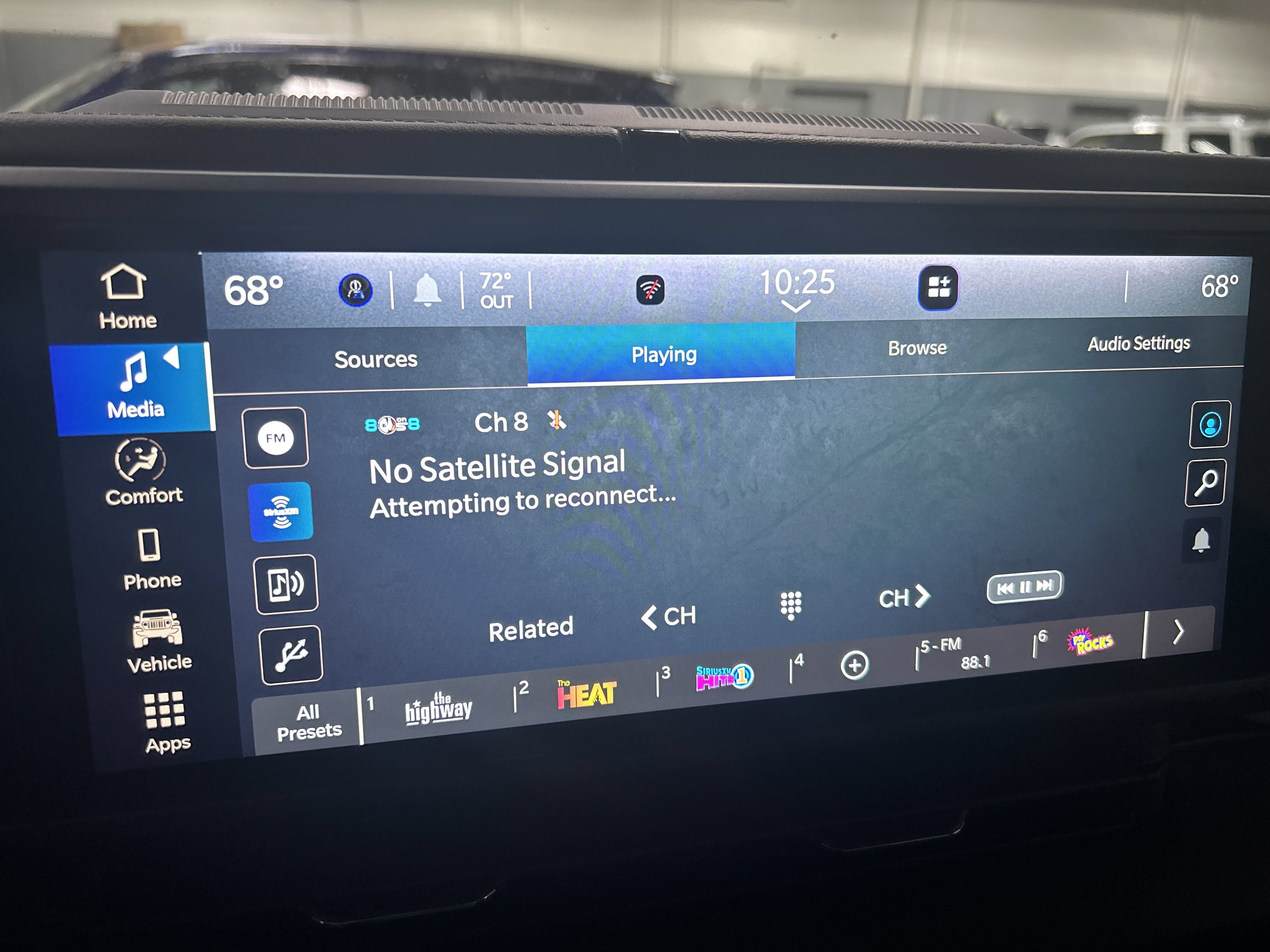 Used 2024 Jeep Wrangler Unlimited Rubicon 4xe AWD/4WD image 18