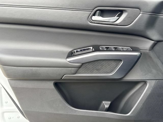 New 2026 Nissan Pathfinder SL FWD image 19