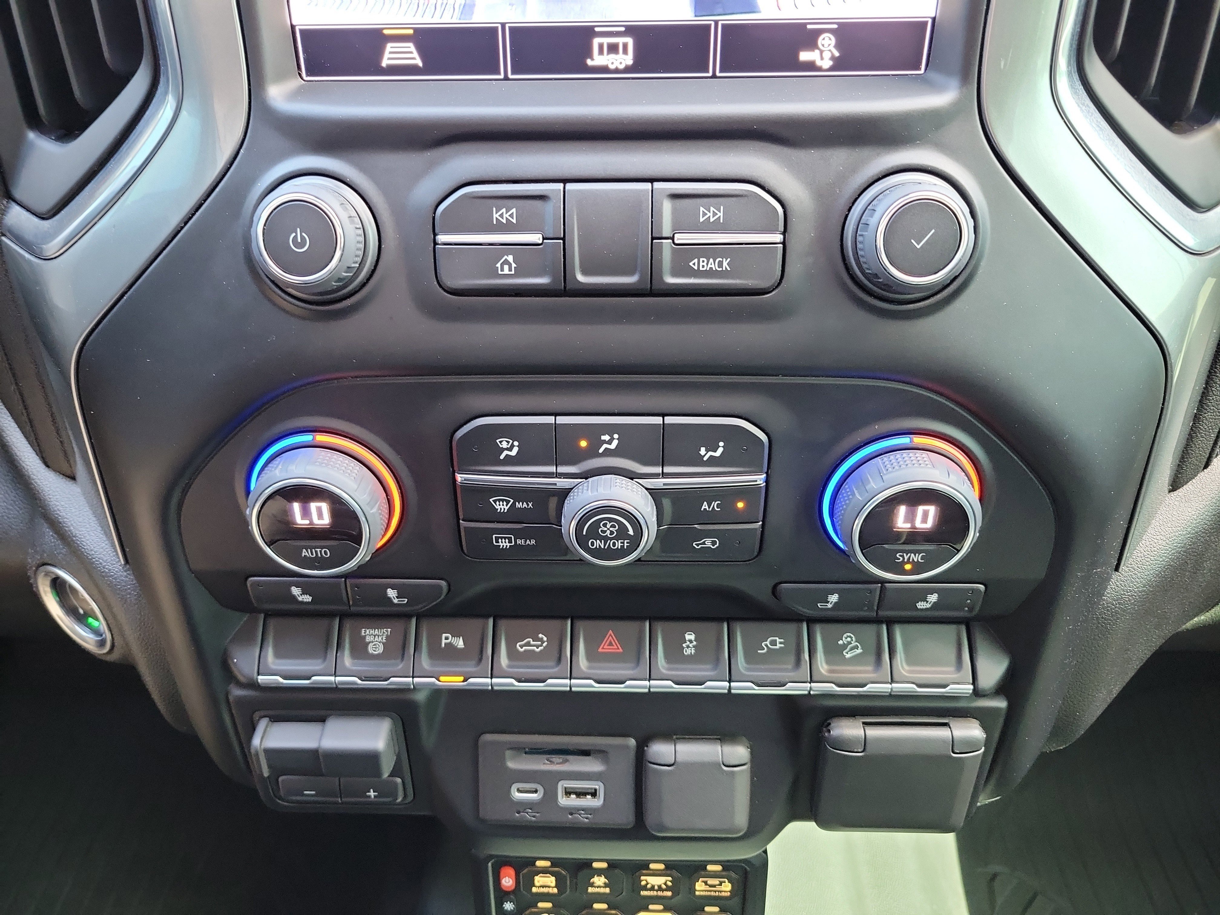 Used 2022 Chevrolet Silverado 2500 LT w/ All Star Edition AWD/4WD image 34