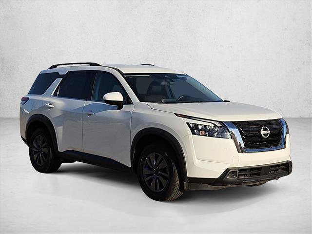 Used 2024 Nissan Pathfinder SV FWD image 3