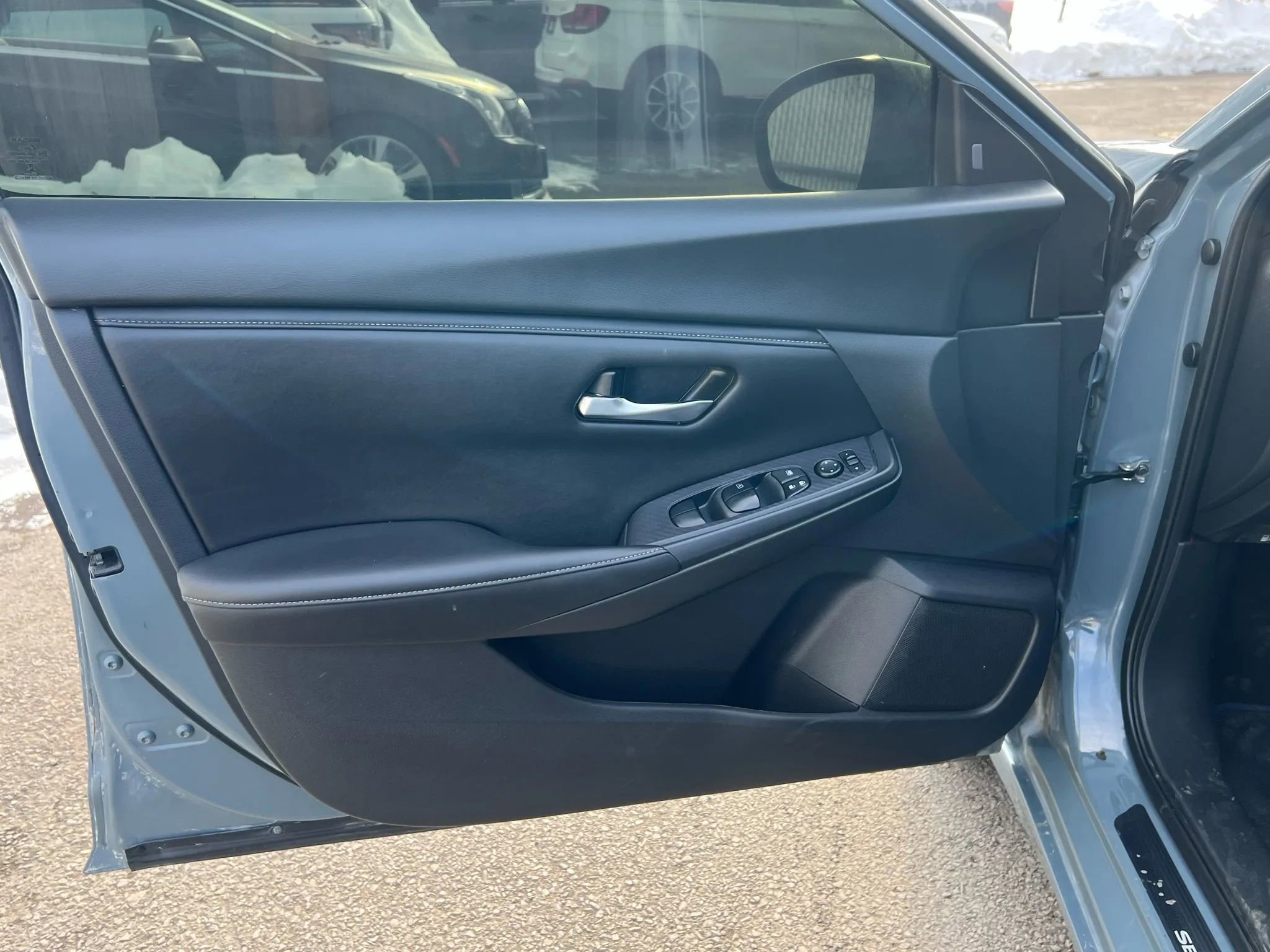 Used 2024 Nissan Sentra SV FWD image 10