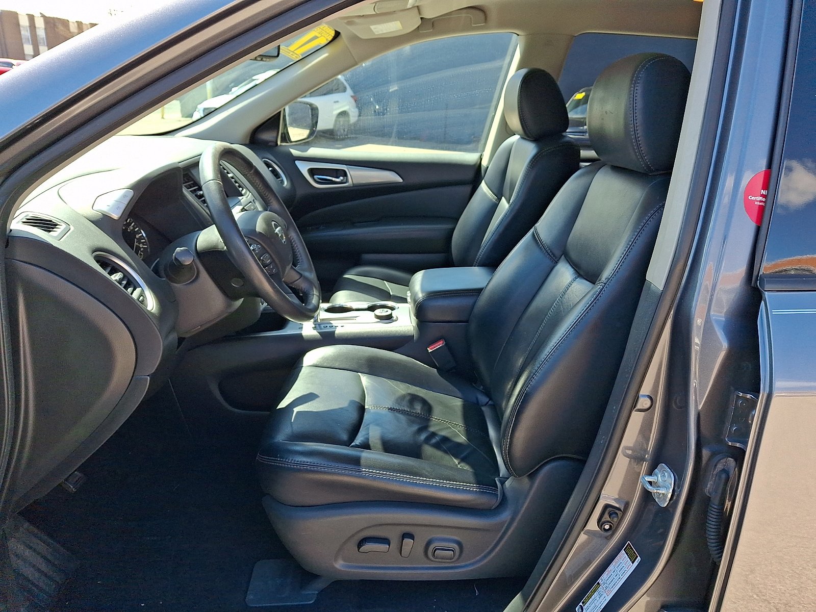 Used 2017 Nissan Pathfinder SL AWD/4WD image 14