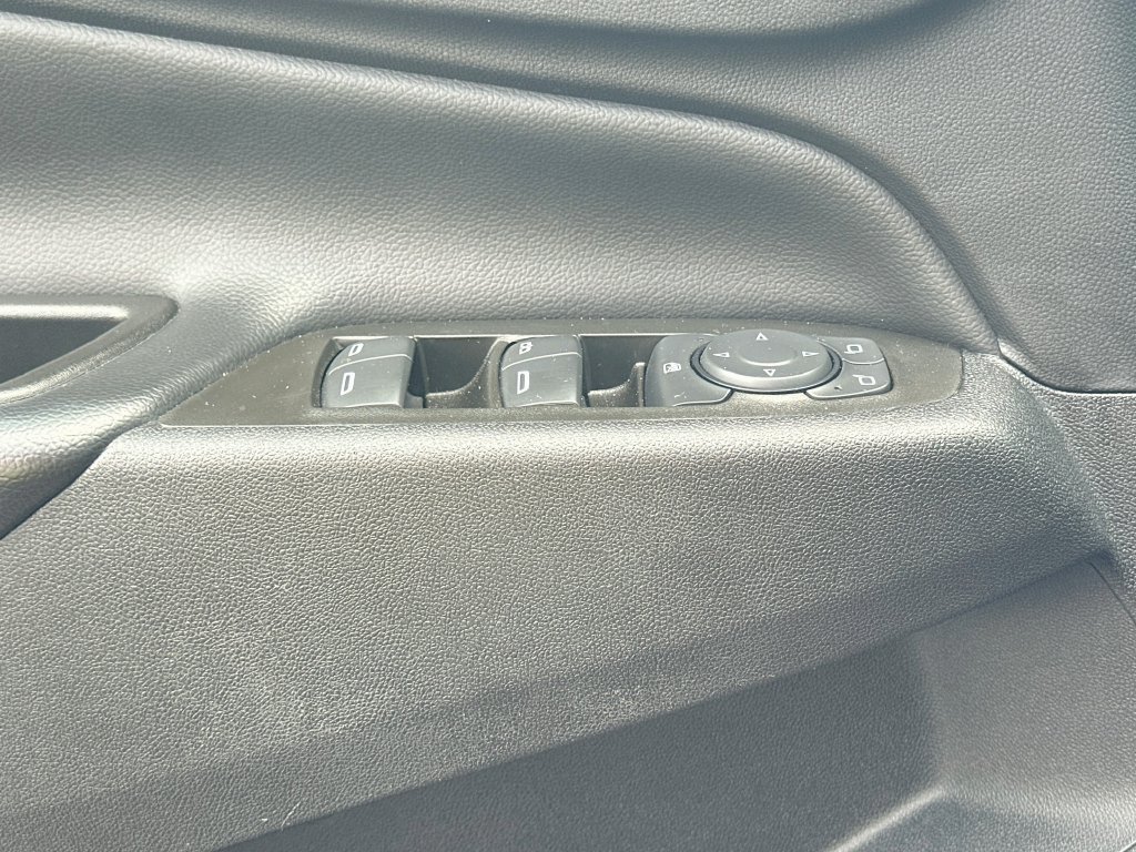 Used 2023 Chevrolet Equinox LT FWD image 17