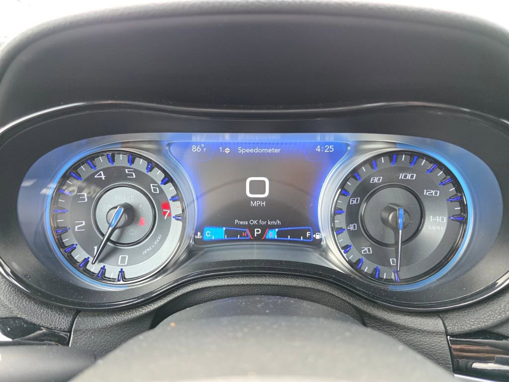 Used 2023 Chrysler 300 S RWD image 33