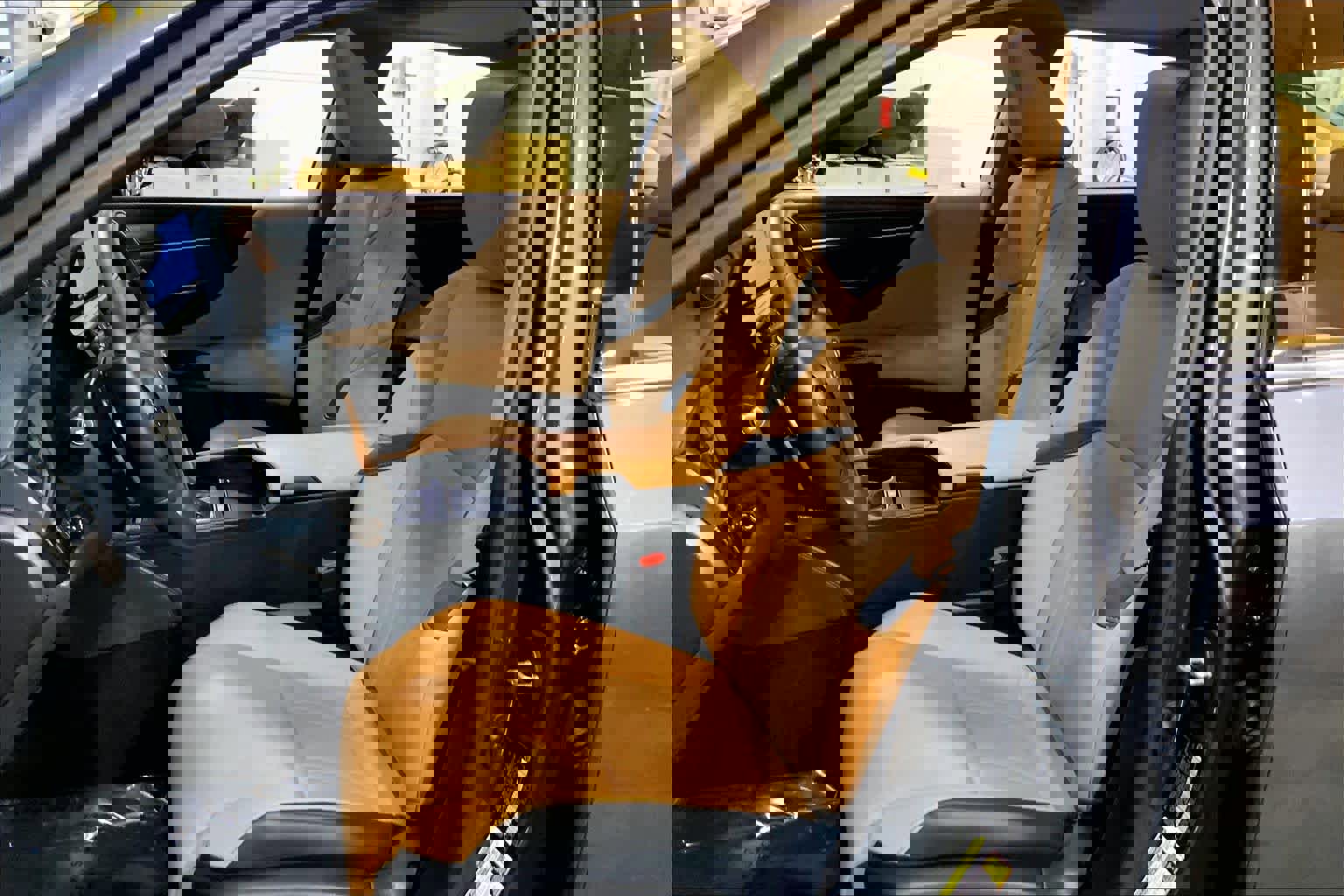 Used 2025 Lexus ES 300h w/ Luxury Package image 7