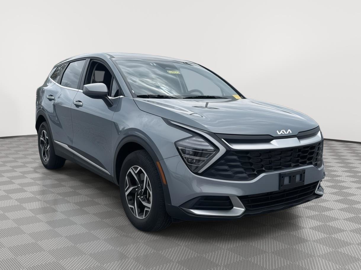 Used 2025 Kia Sportage LX AWD/4WD image 3