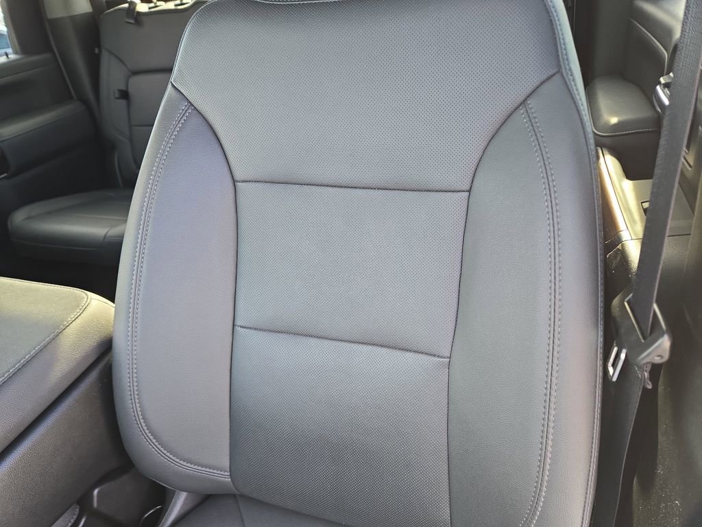 Used 2022 GMC Sierra 3500 SLT w/ Gooseneck/5TH Wheel Package image 21