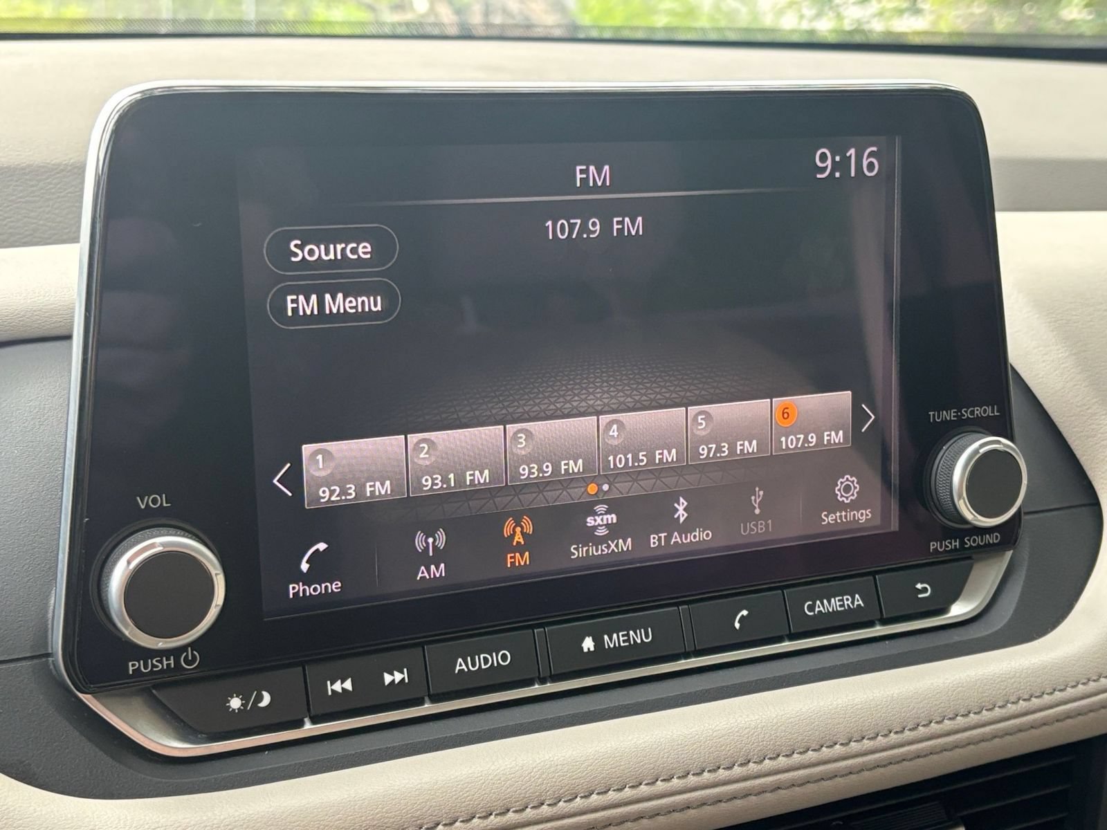 Used 2025 Nissan Rogue SV AWD/4WD image 19