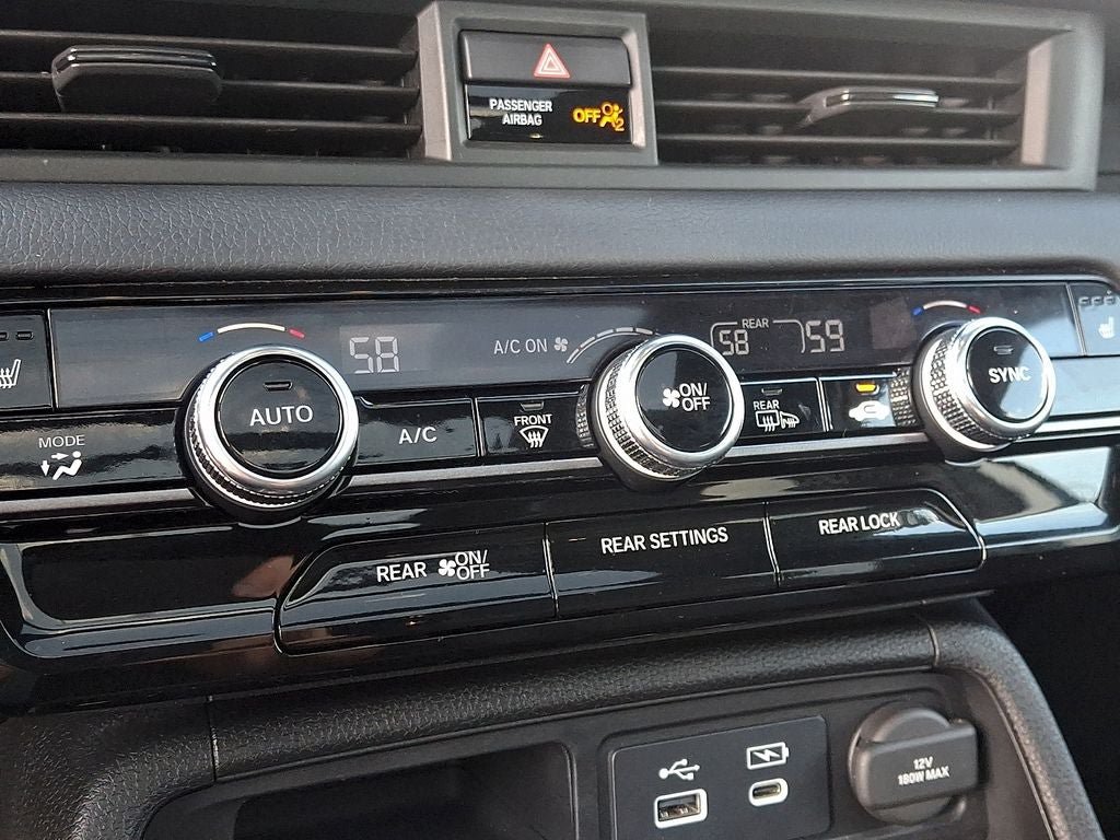 Used 2023 Honda Pilot TrailSport image 16