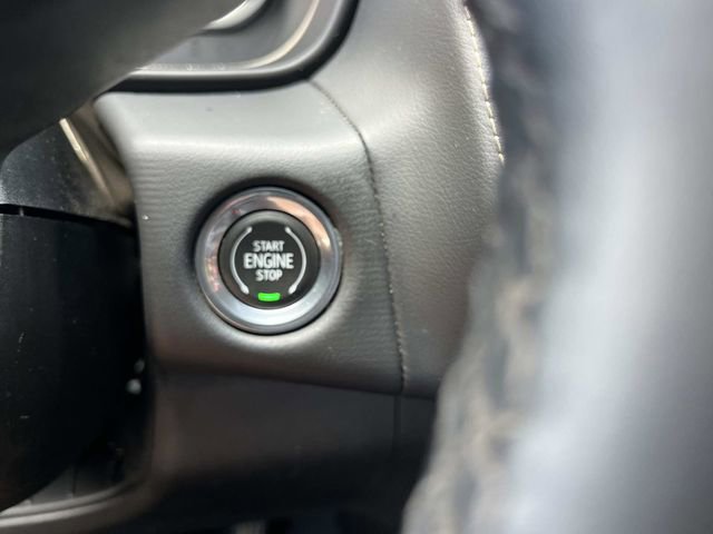Used 2023 GMC Yukon SLT AWD/4WD image 43