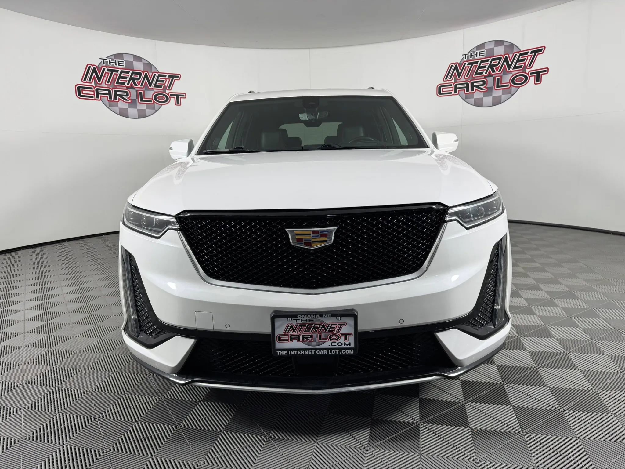 Used 2023 Cadillac XT6 Sport w/ Platinum Package AWD/4WD image 2