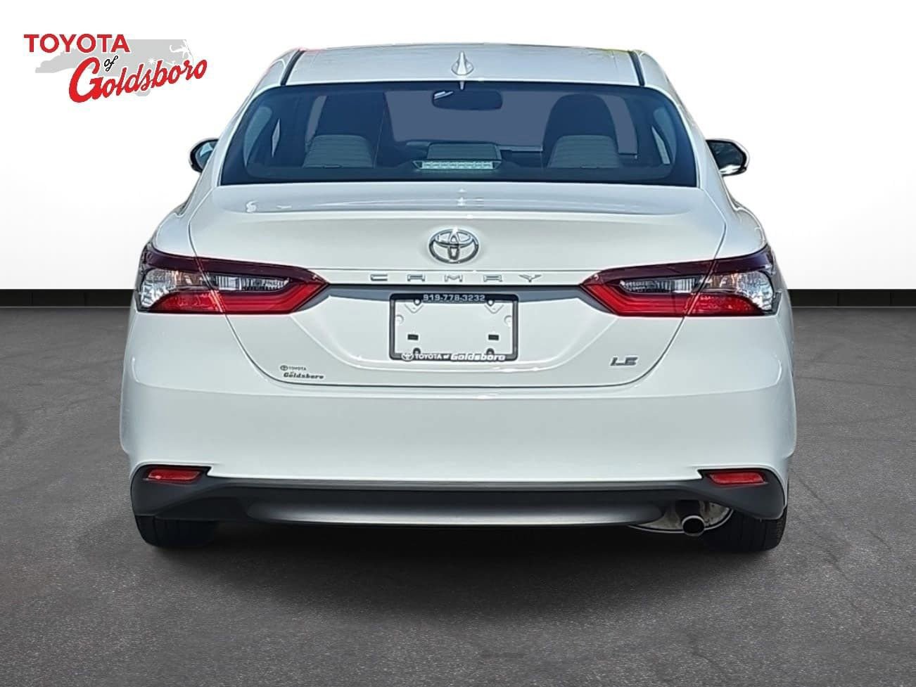 Used 2024 Toyota Camry LE w/ Convenience Package image 6