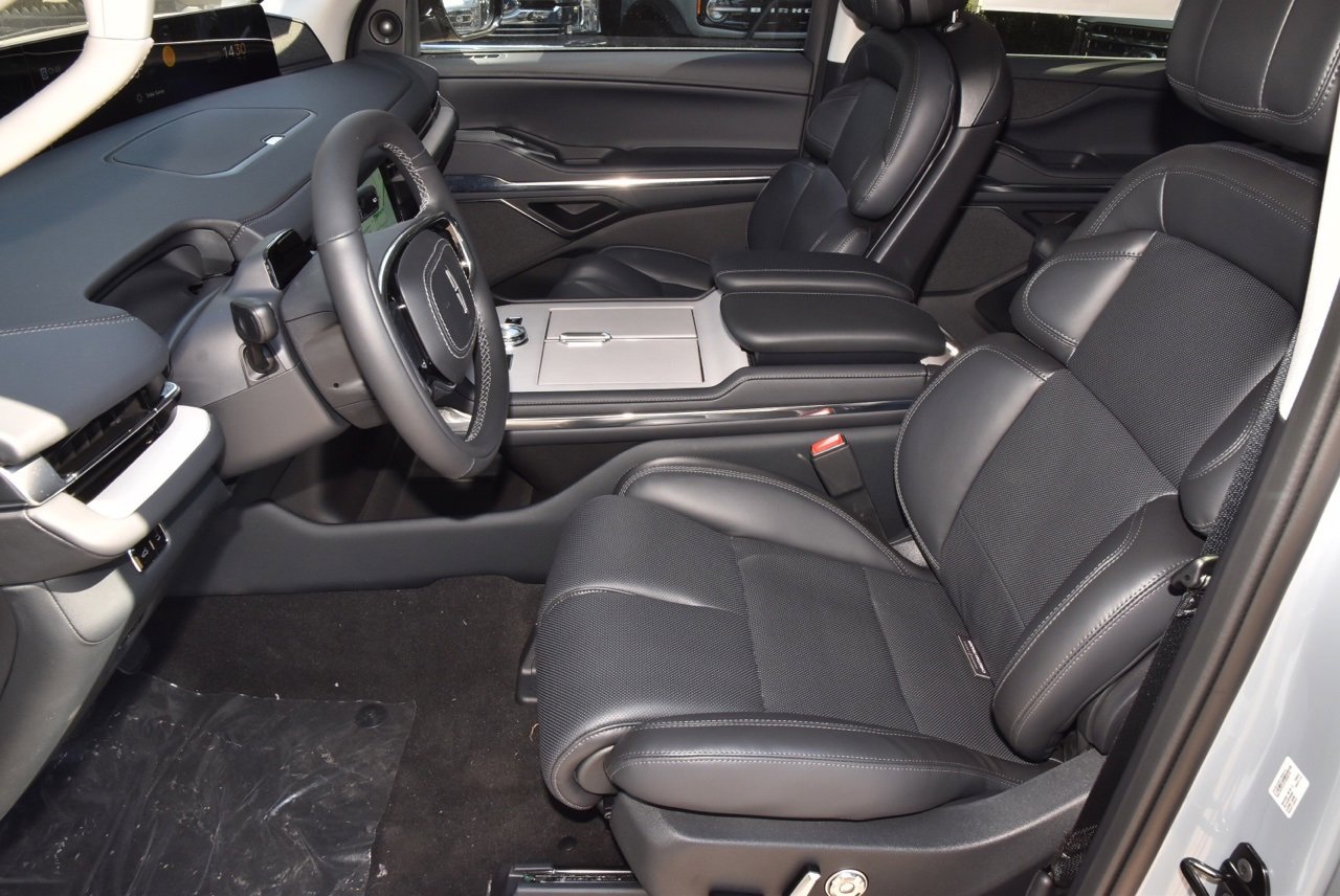 New 2025 Lincoln Navigator L Reserve image 20