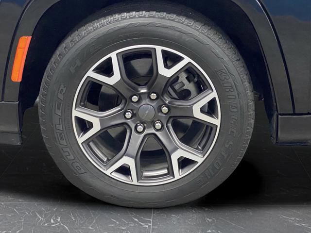 Used 2023 Jeep Wagoneer L Series III w/ Preferred Equipment Group image 44