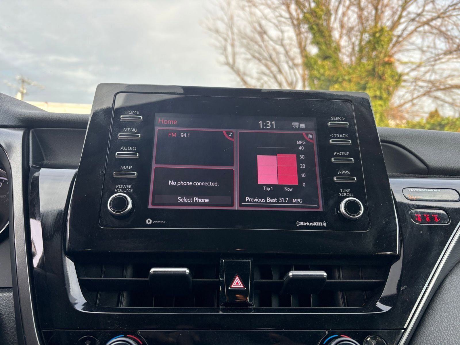 Used 2024 Toyota Camry SE image 21