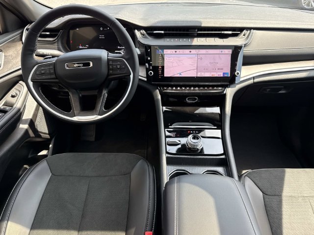 New 2026 Jeep Grand Cherokee Altitude AWD/4WD image 3