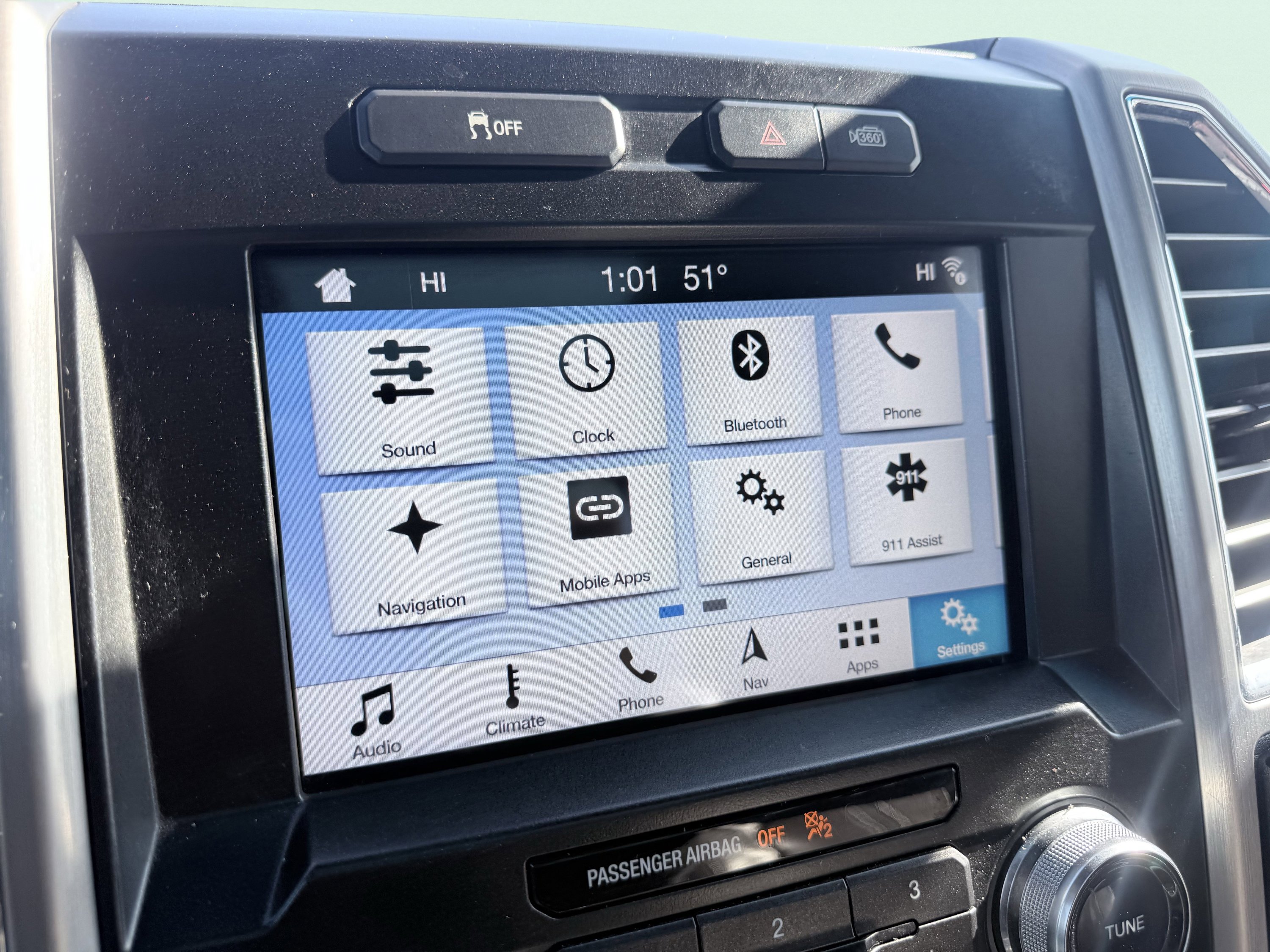 Used 2016 Ford F150 Platinum w/ Equipment Group 701A Luxury image 46