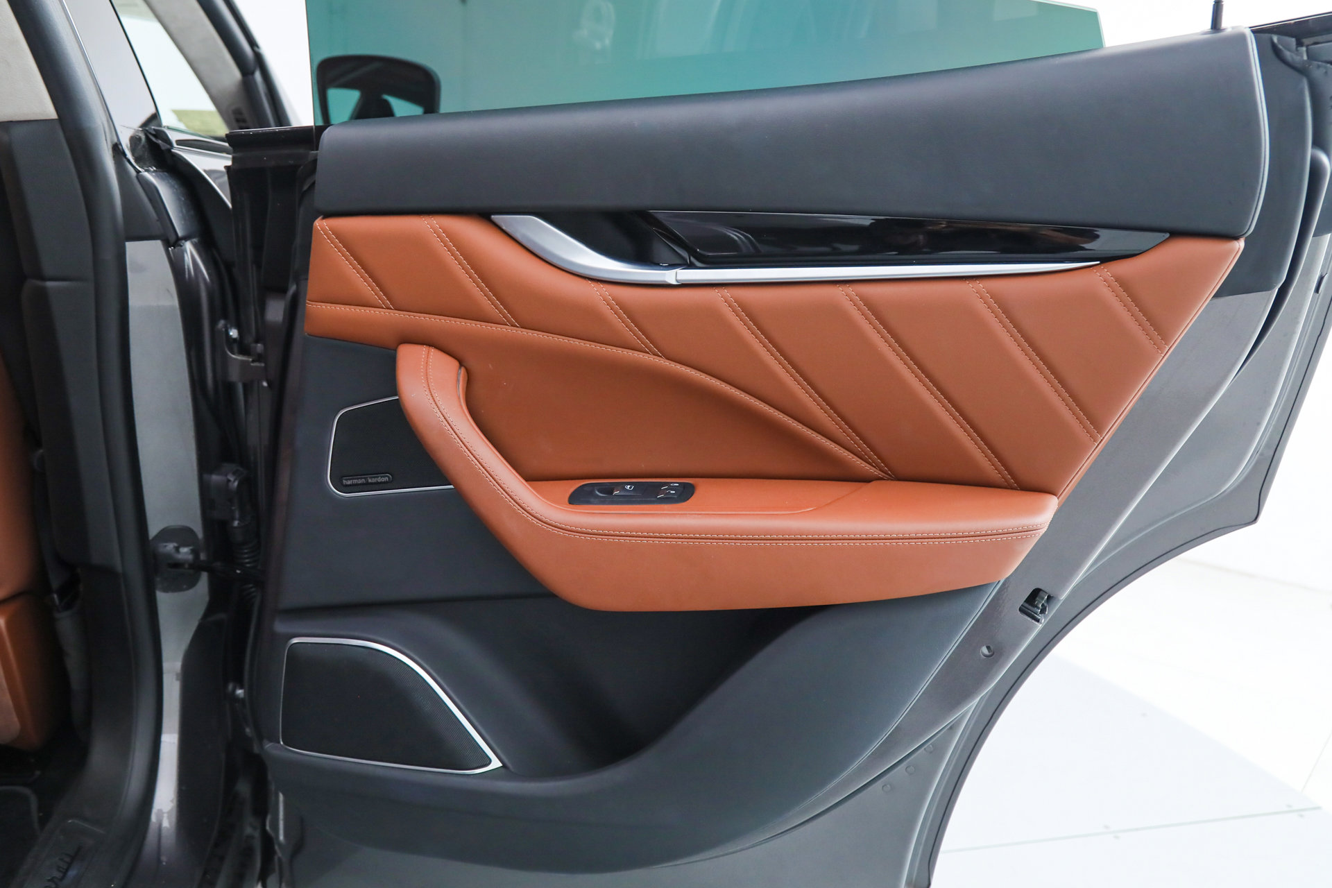 Certified 2022 Maserati Levante Modena image 12