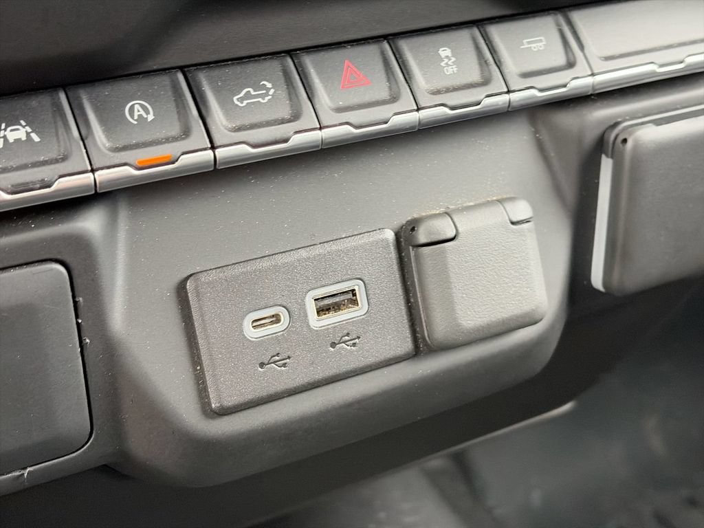 Used 2022 Chevrolet Silverado 1500 Custom RWD image 19