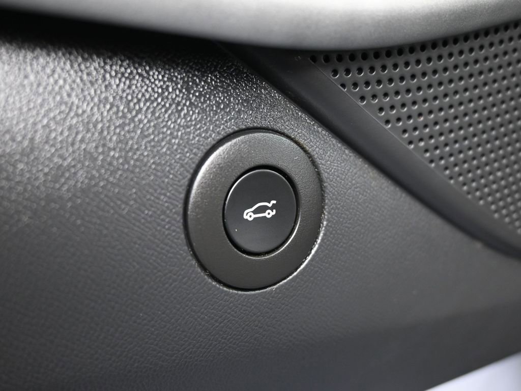 Used 2022 Chevrolet Camaro LT image 32