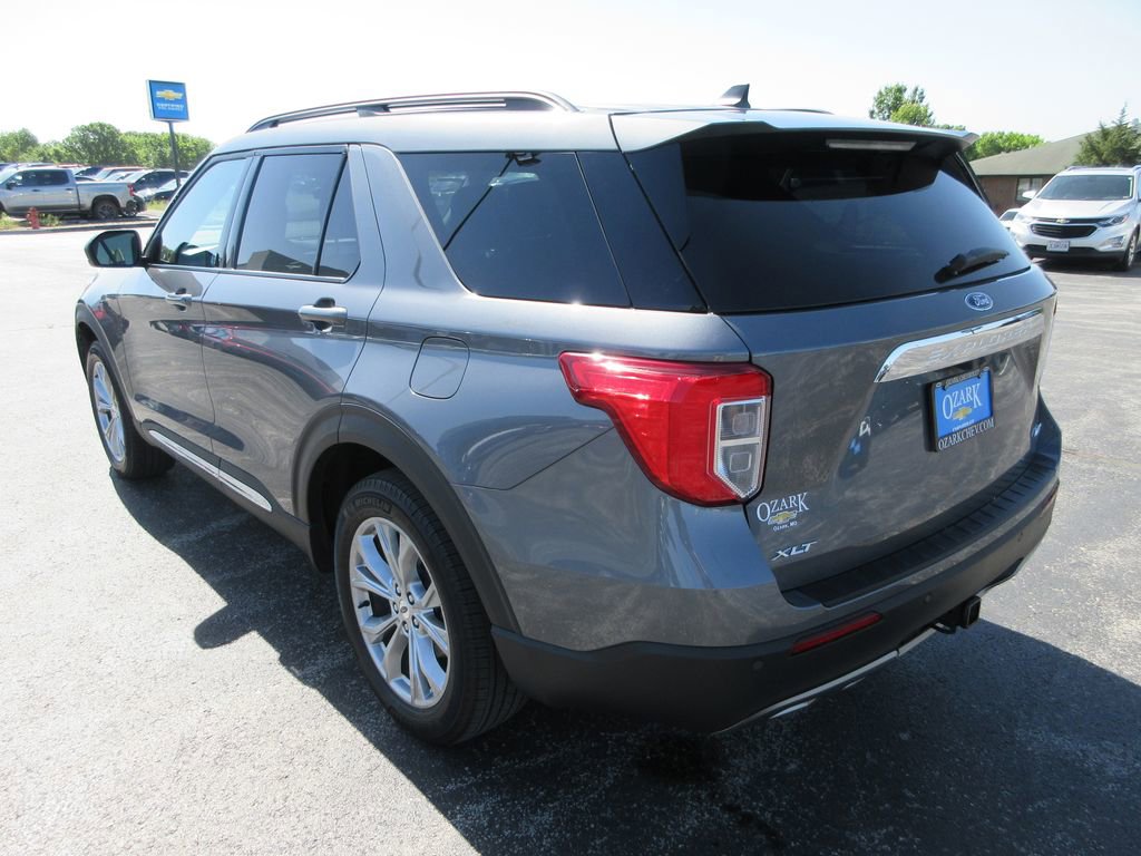 Used 2023 Ford Explorer XLT w/ Equipment Group 202A AWD/4WD image 3