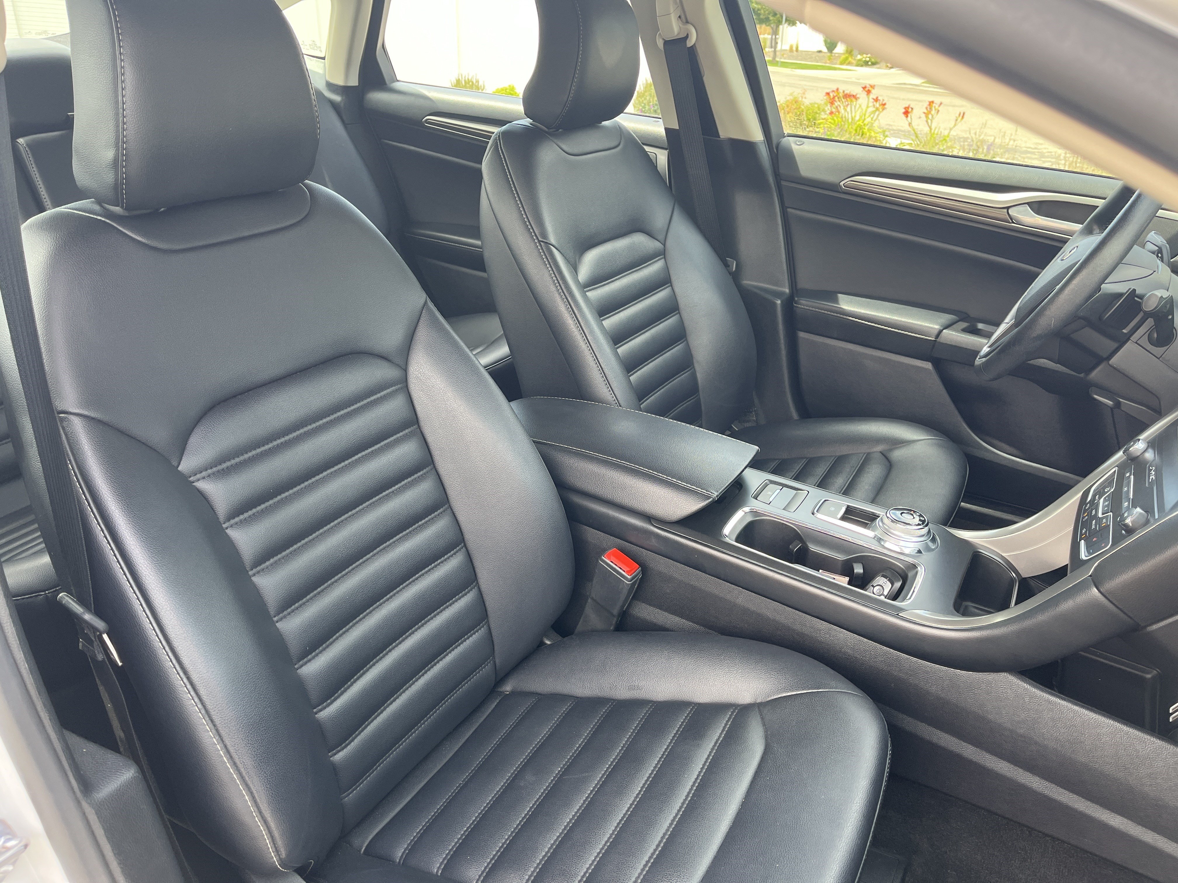 Used 2019 Ford Fusion SEL FWD image 21