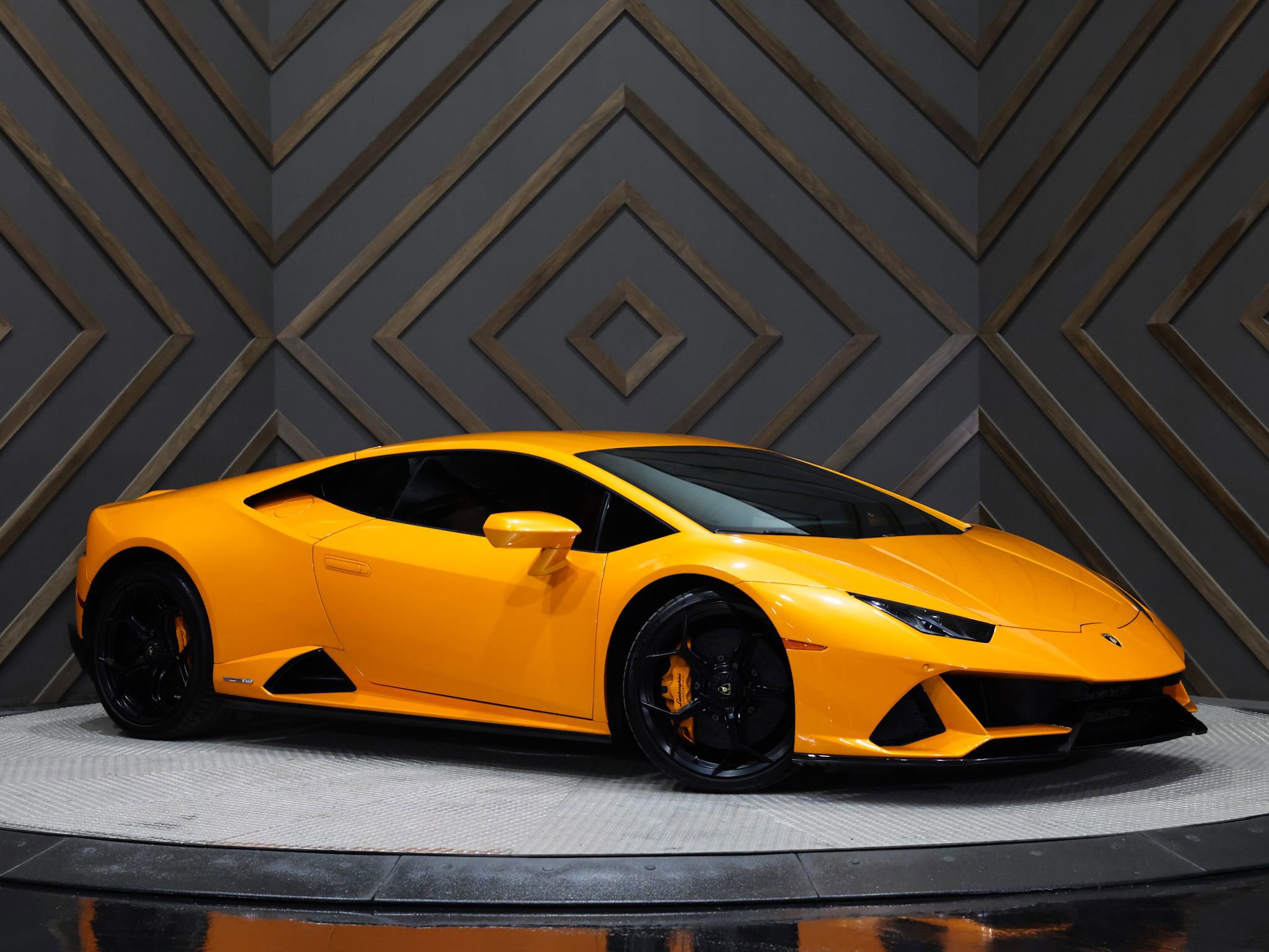 Used 2020 Lamborghini Huracan EVO image 14