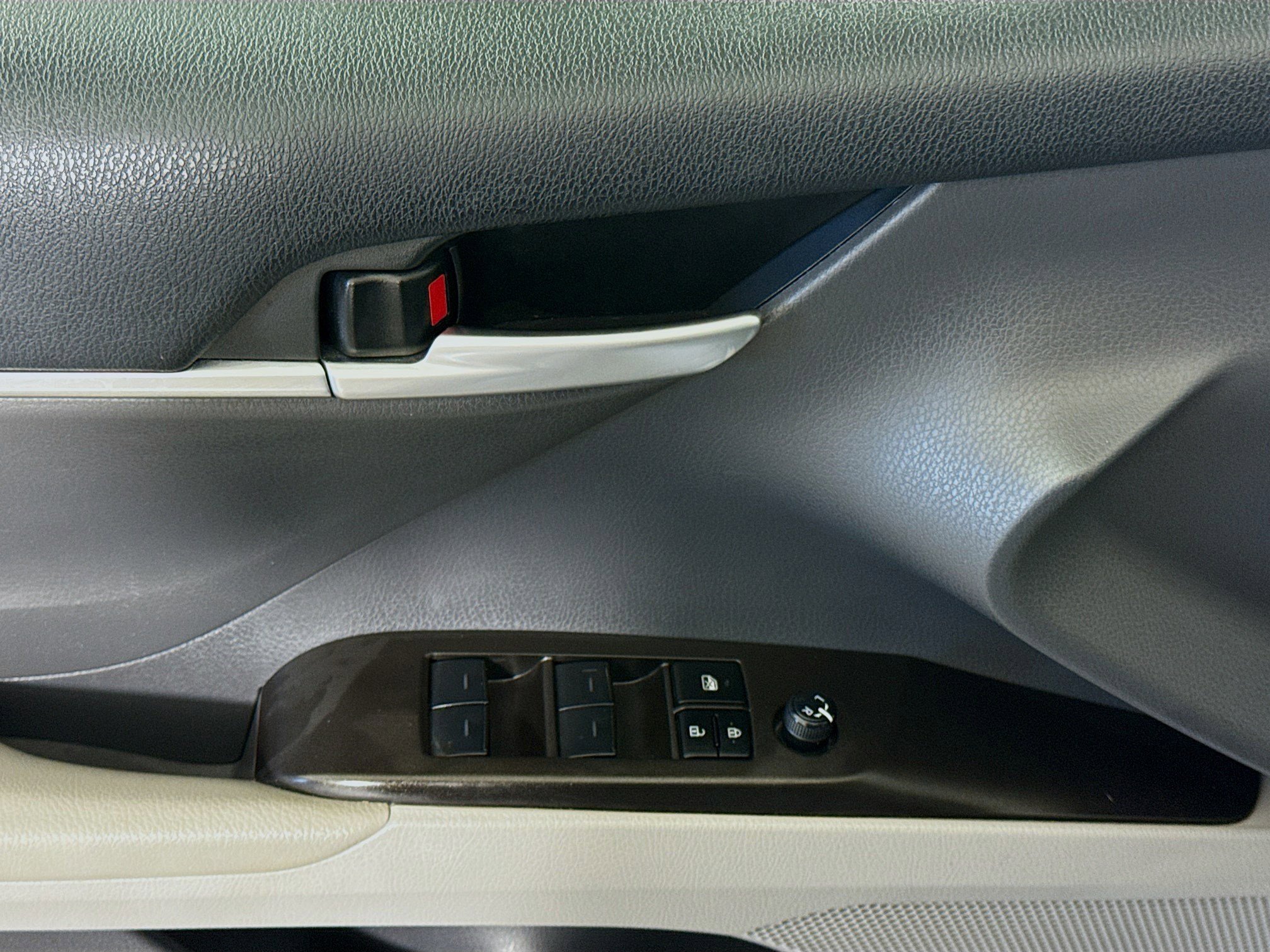 Used 2024 Toyota Camry LE image 23