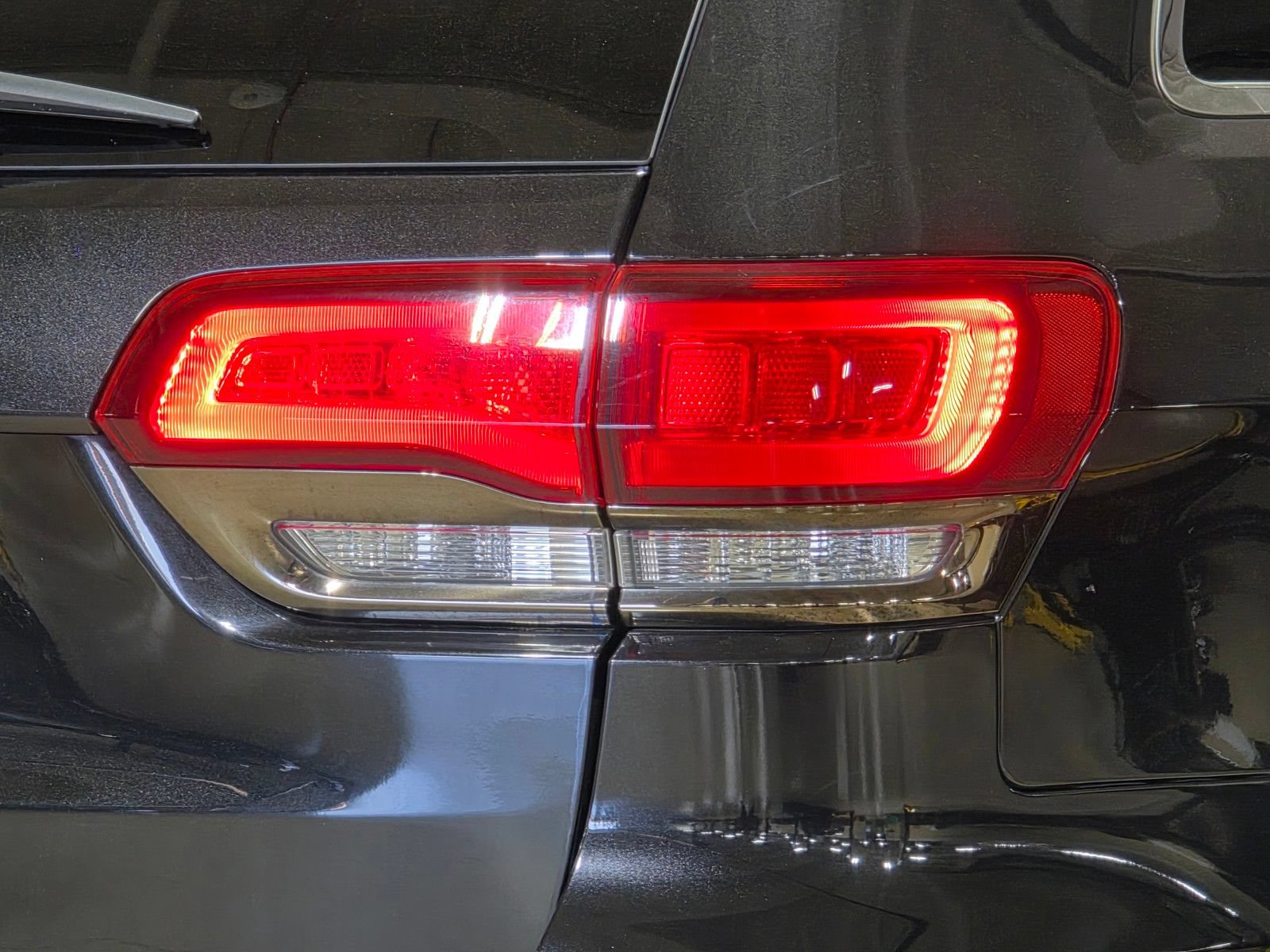 Used 2016 Jeep Grand Cherokee High Altitude AWD/4WD image 12