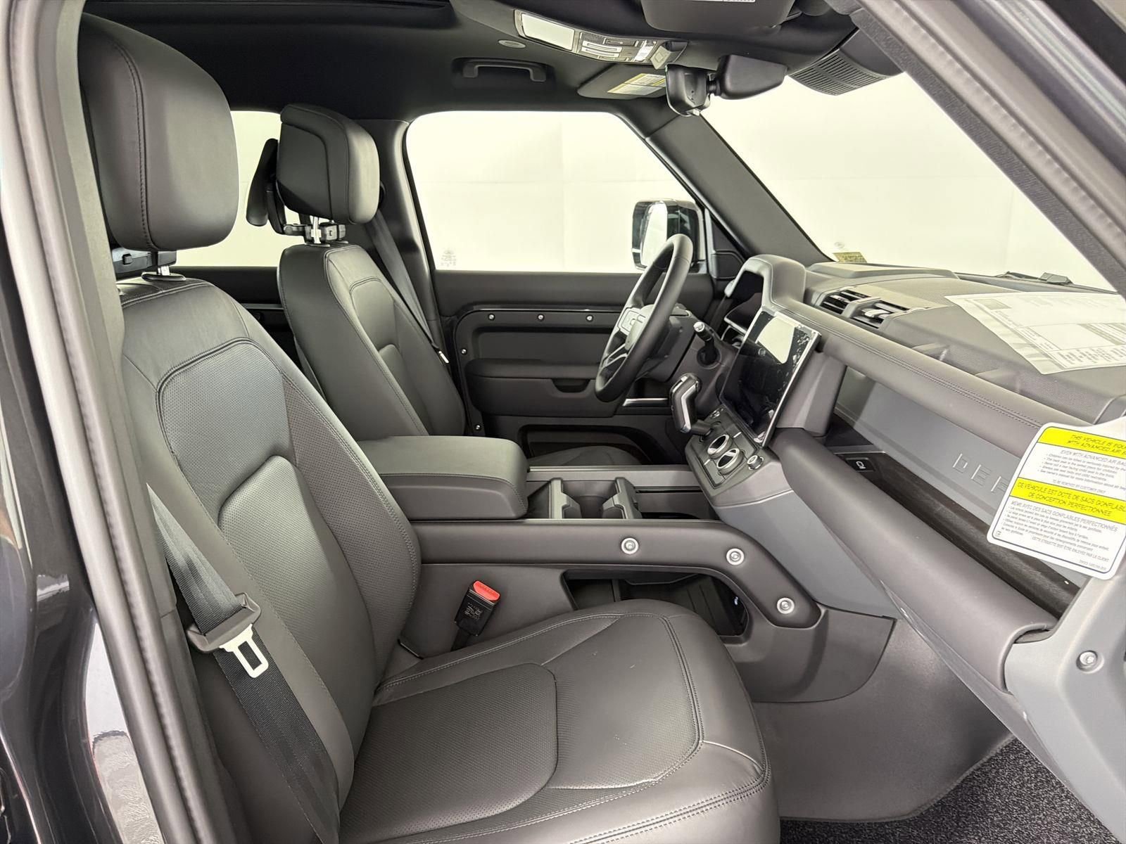 New 2026 Land Rover Defender 130 X-Dynamic SE image 34